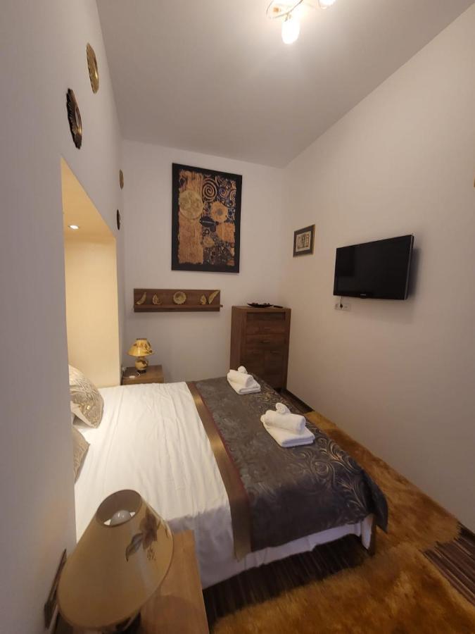 City Home Bukares Bagian luar foto