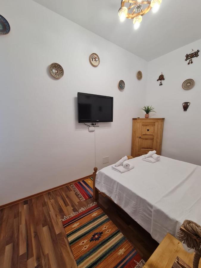 City Home Bukares Bagian luar foto