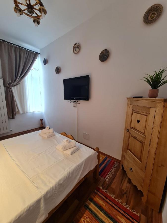City Home Bukares Bagian luar foto