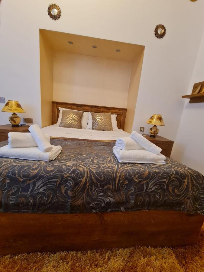 City Home Bukares Bagian luar foto