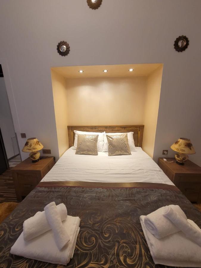 City Home Bukares Bagian luar foto