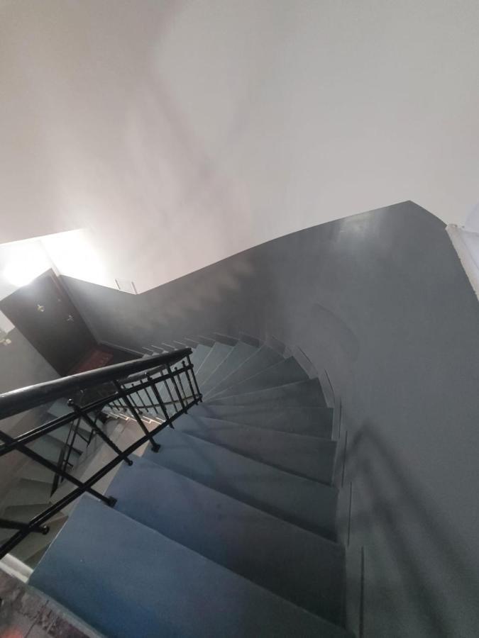 City Home Bukares Bagian luar foto